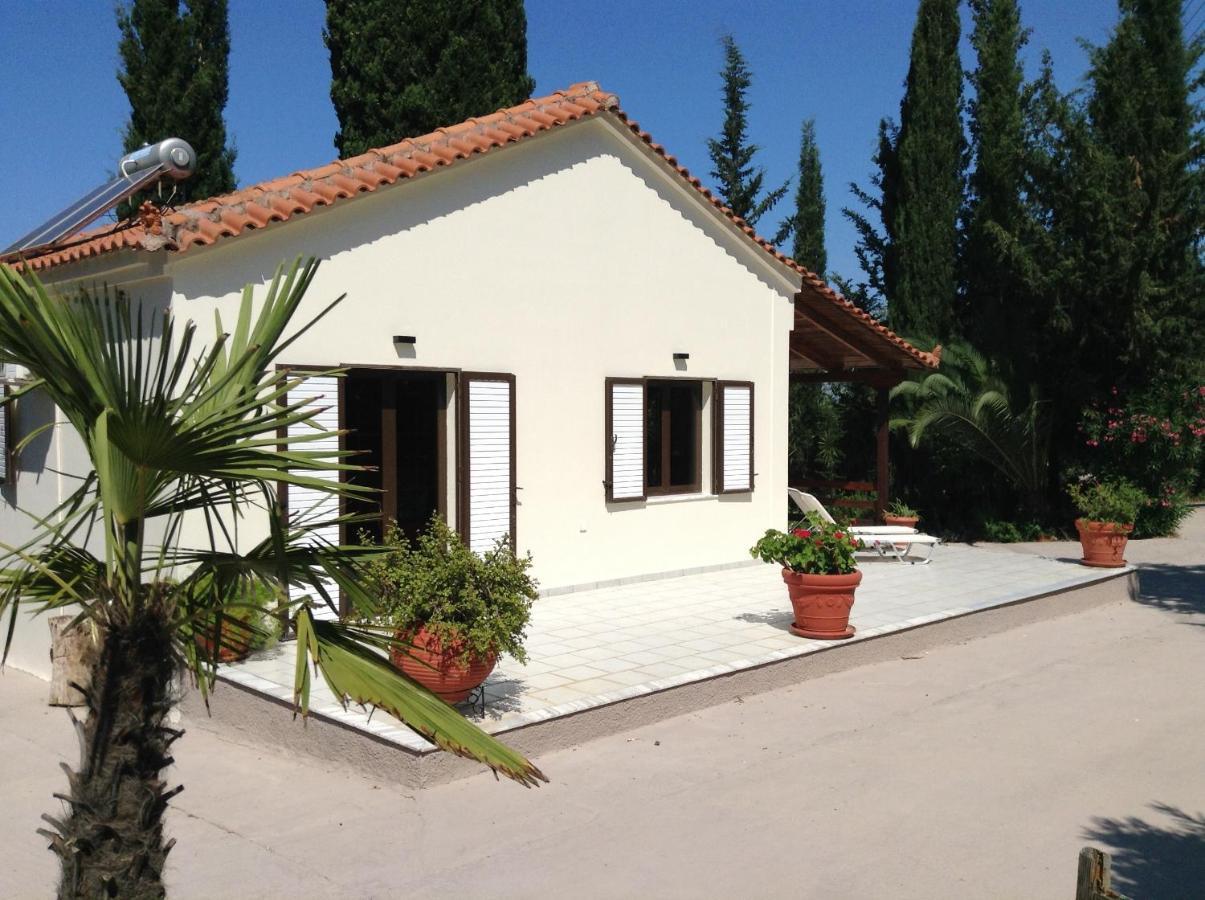 Gialova Garden Bungalow Luaran gambar