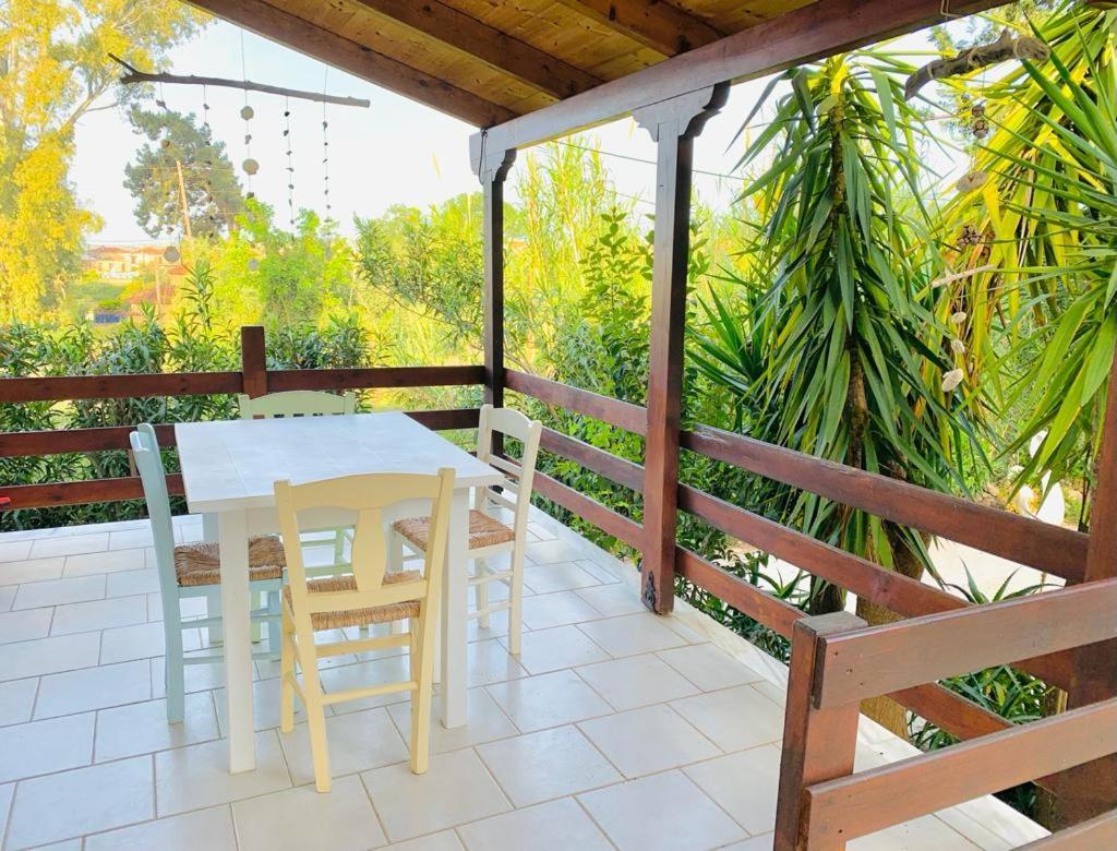 Gialova Garden Bungalow Luaran gambar